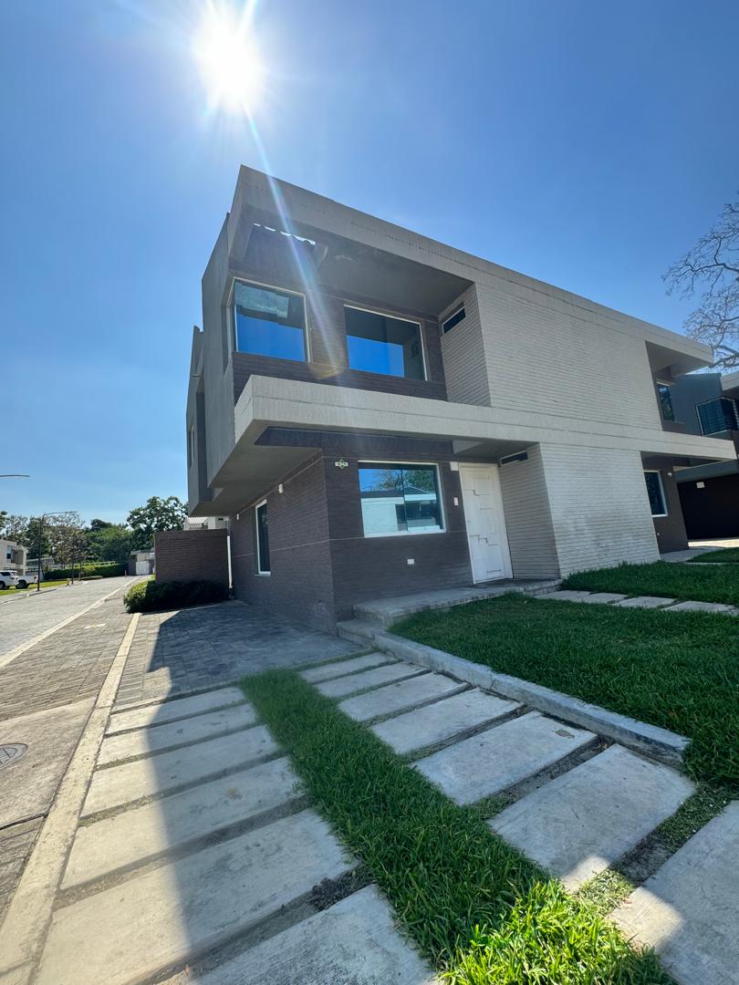 Luxury townhouse in San Diego - Townhouse de Lujo en San Diego